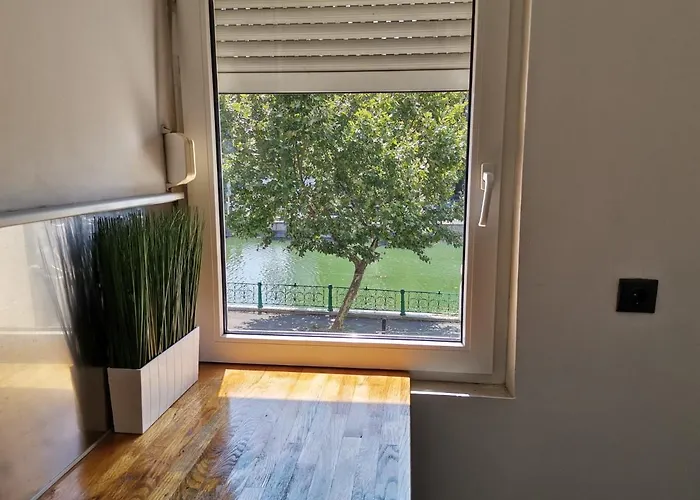 River View - Izvor * Бухарест